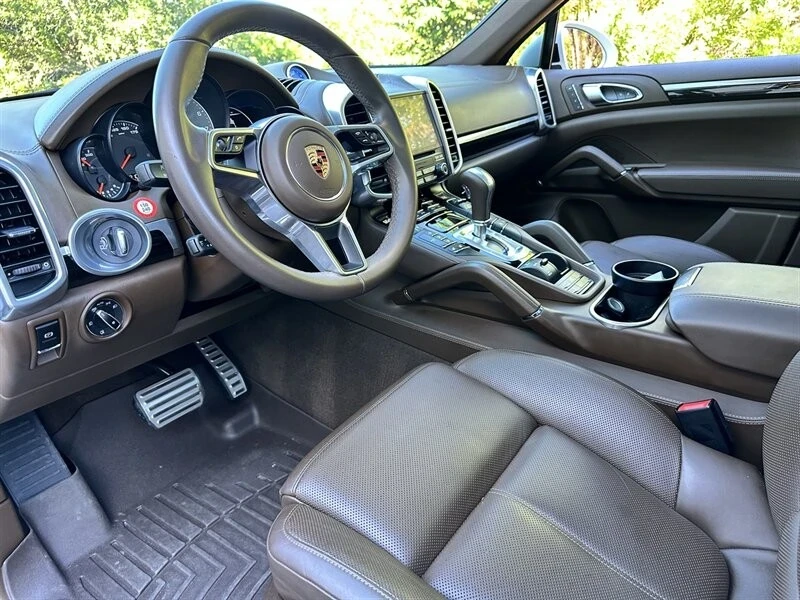 2017 Porsche 958 Cayenne S - Image 8 of 12