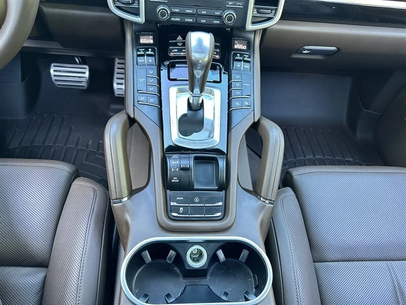 2017 Porsche 958 Cayenne S - Image 11 of 21