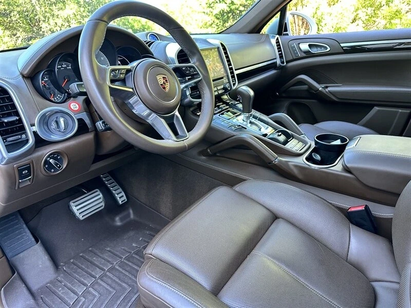 2017 Porsche 958 Cayenne S - Image 8 of 21