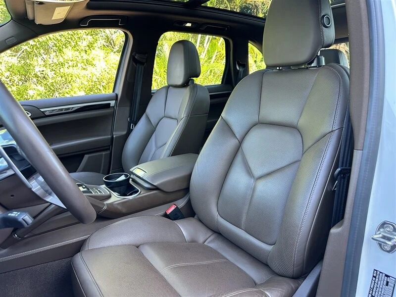 2017 Porsche 958 Cayenne S - Image 16 of 21