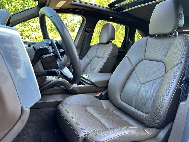 2017 Porsche 958 Cayenne S - Image 15 of 21