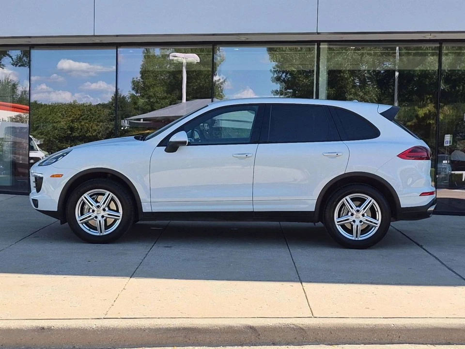 2017 Porsche 958 Cayenne S - Image 2 of 5