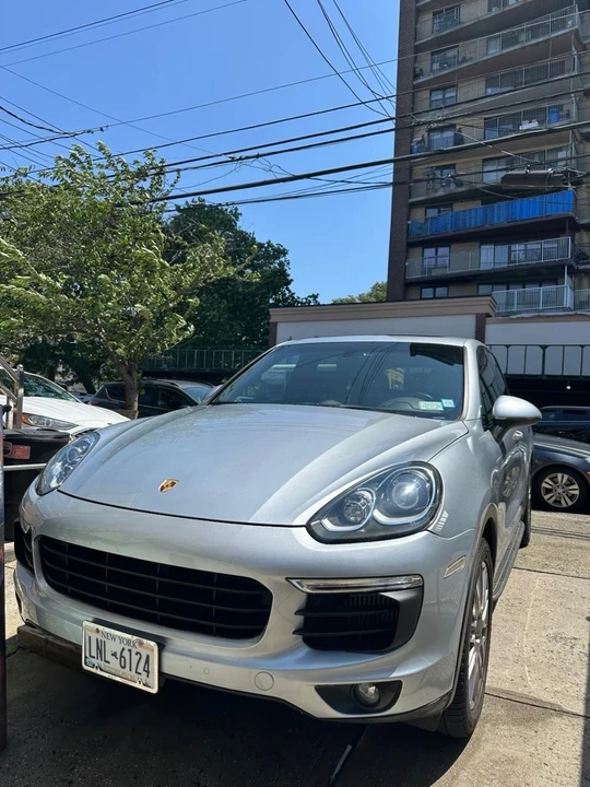 2017 Porsche 958 Cayenne S - Image 2 of 14