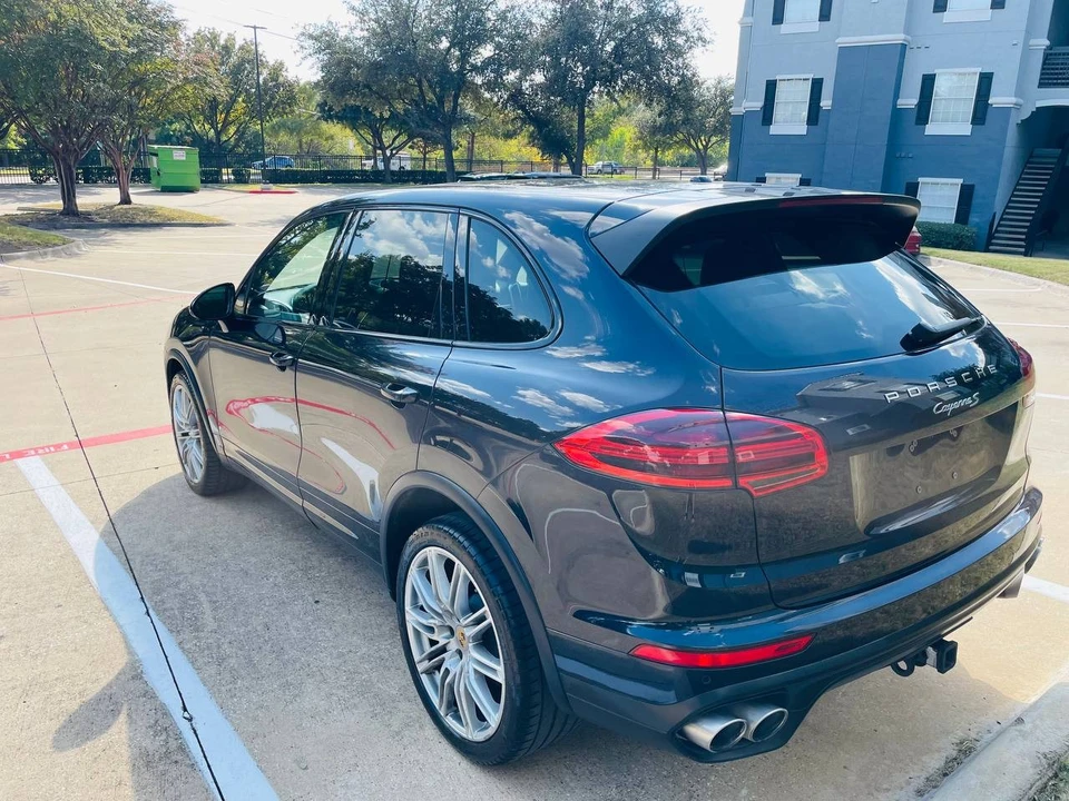 2017 Porsche 958 Cayenne S - Image 10 of 17