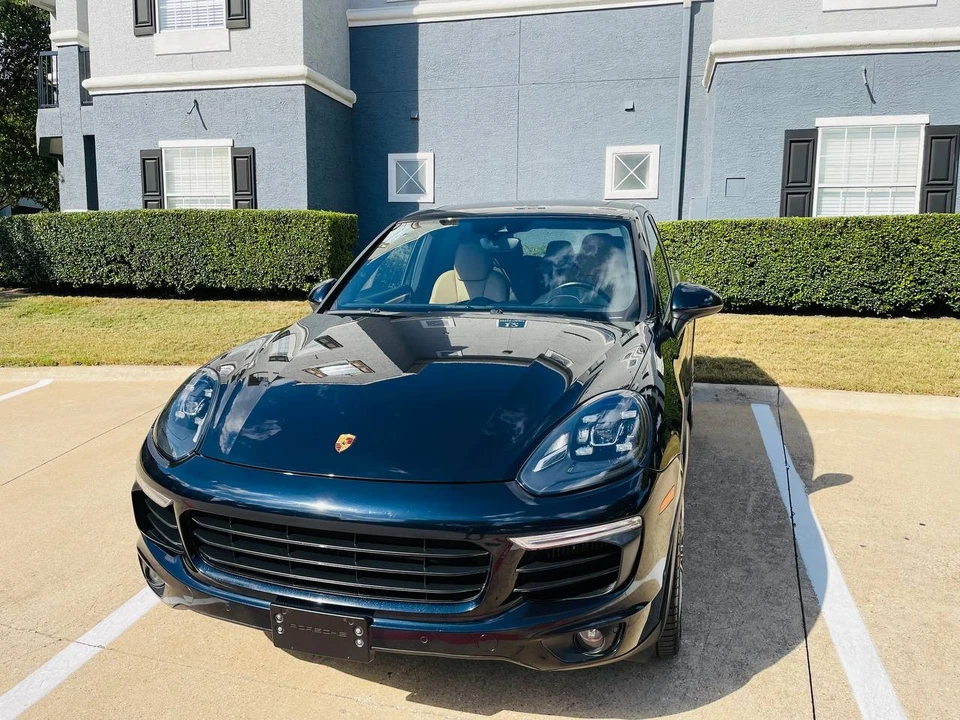 2017 Porsche 958 Cayenne S - Image 2 of 17