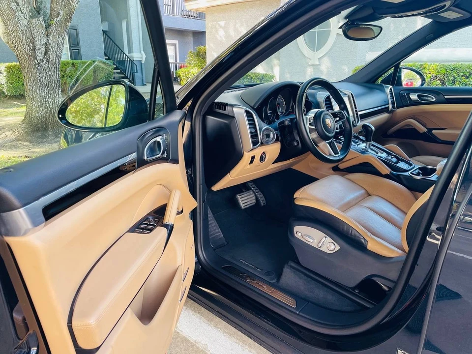 2017 Porsche 958 Cayenne S - Image 13 of 17