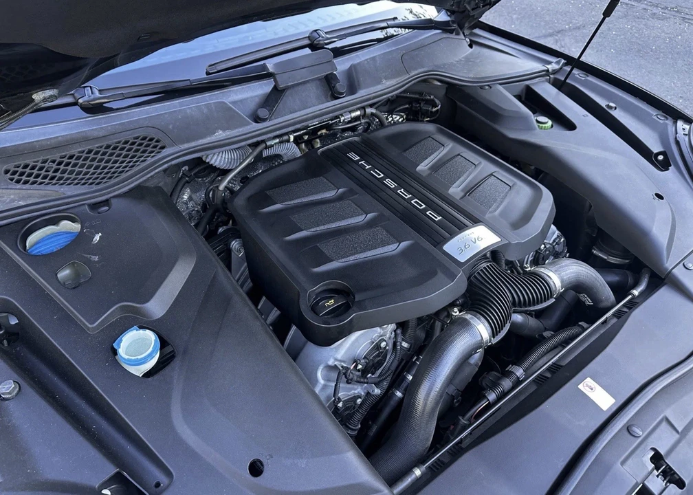 2017 Porsche 958 Cayenne S - Image 15 of 24