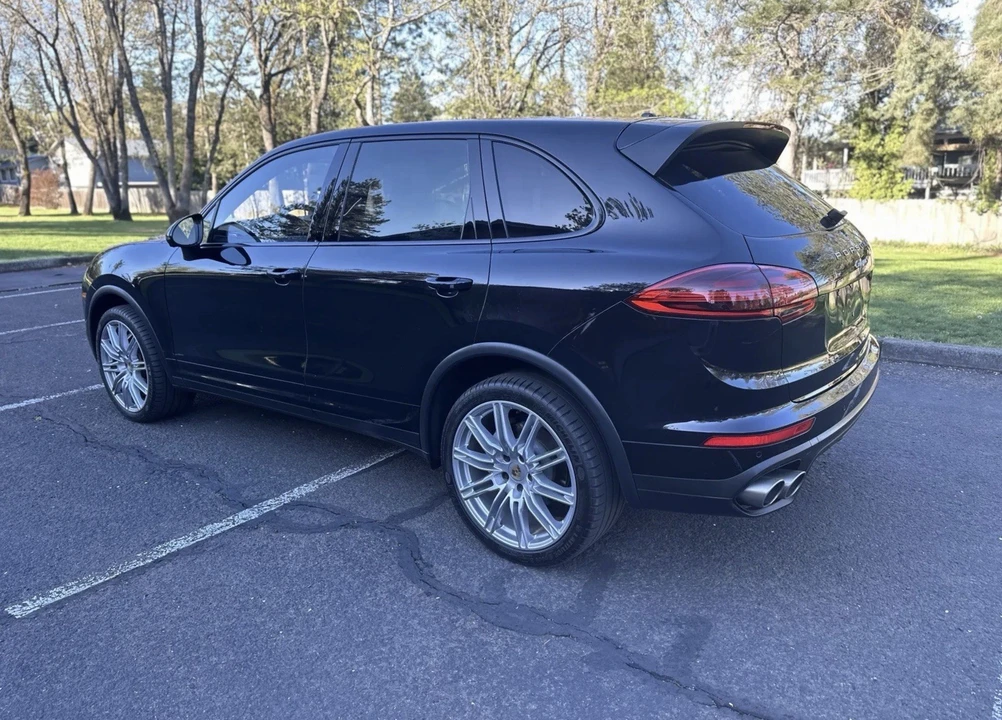 2017 Porsche 958 Cayenne S - Image 6 of 24