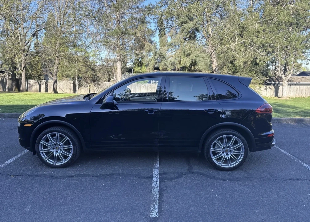 2017 Porsche 958 Cayenne S - Image 8 of 24