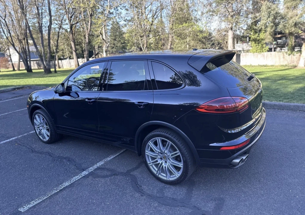 2017 Porsche 958 Cayenne S - Image 5 of 24