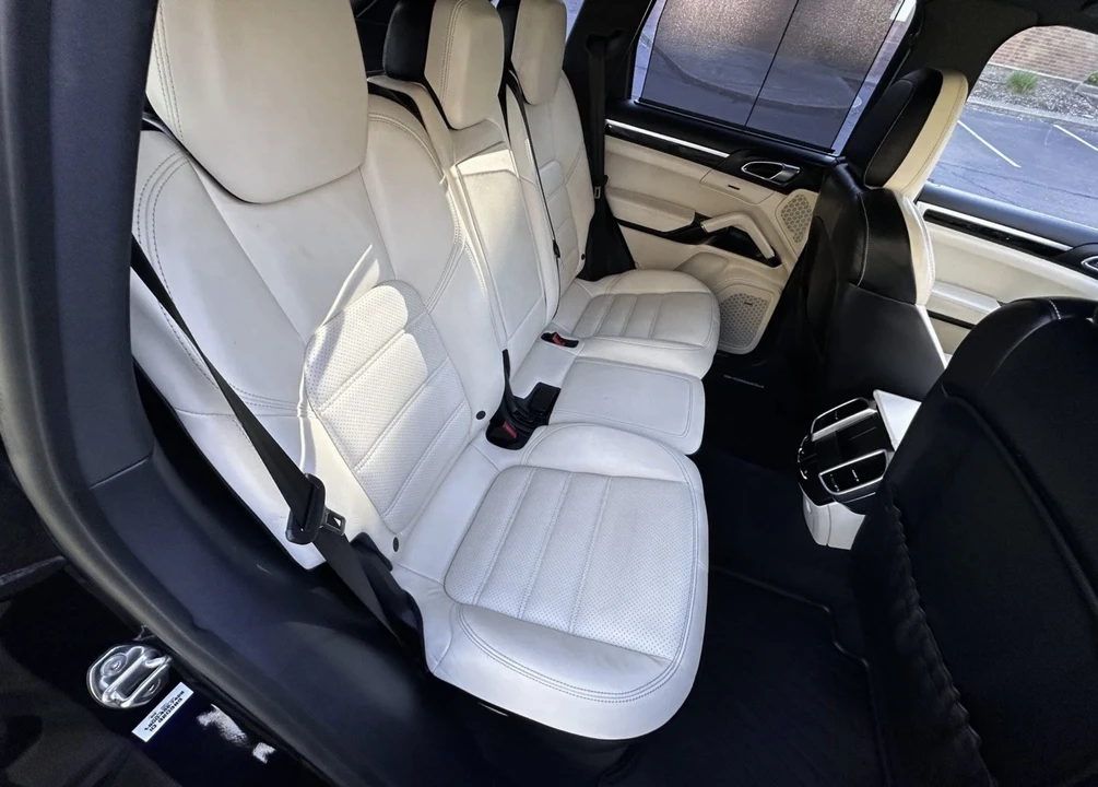 2017 Porsche 958 Cayenne S - Image 12 of 24