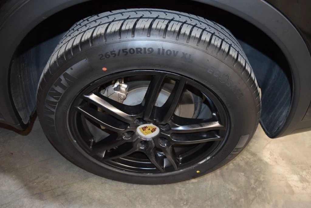 2017 Porsche 958 Cayenne S - Image 12 of 12