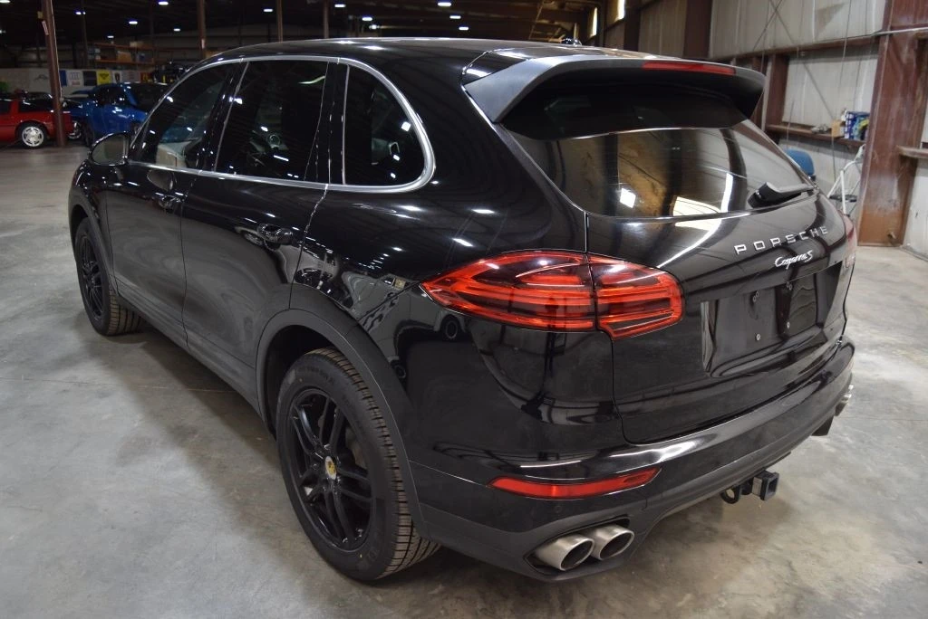 2017 Porsche 958 Cayenne S - Image 5 of 12