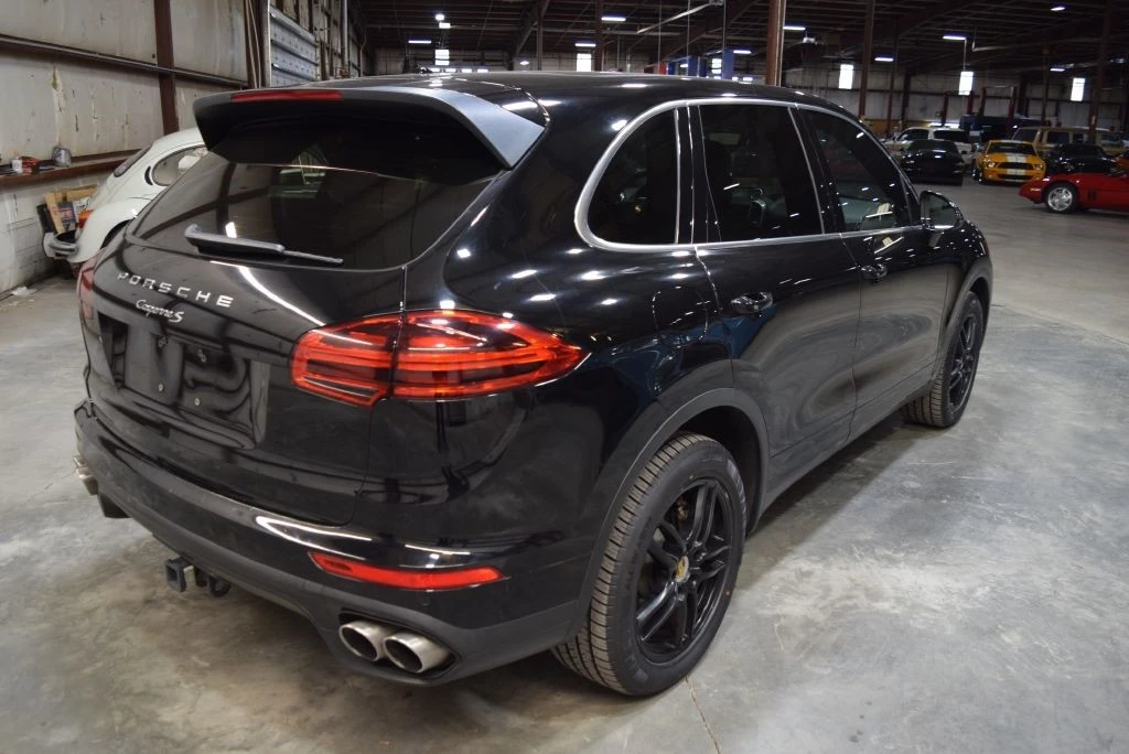 2017 Porsche 958 Cayenne S - Image 8 of 12