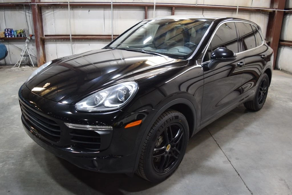 2017 Porsche 958 Cayenne S - Image 3 of 12