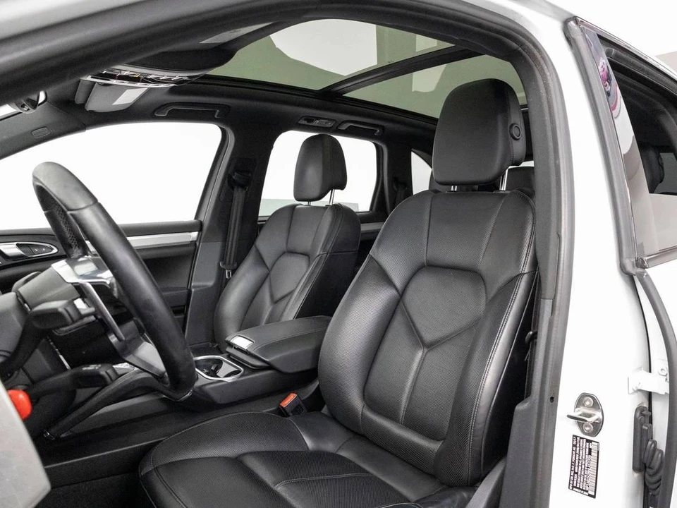 2017 Porsche 958 Cayenne S - Image 5 of 5