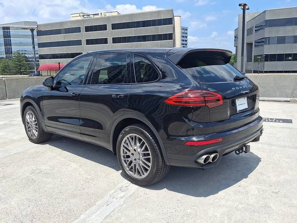 2017 Porsche 958 Cayenne S - Image 3 of 5