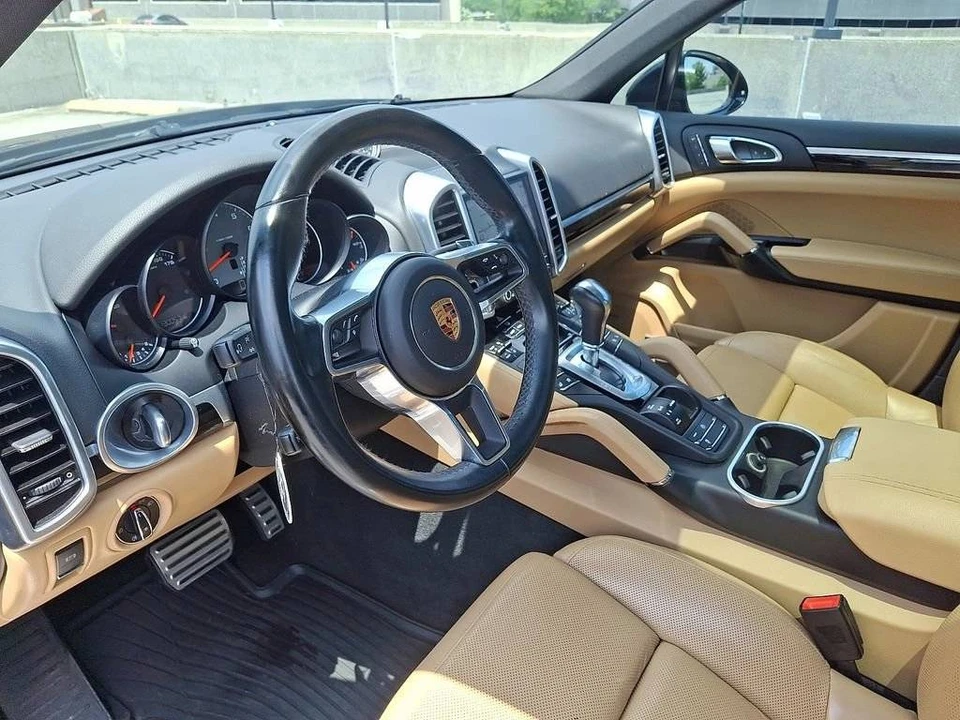 2017 Porsche 958 Cayenne S - Image 4 of 5