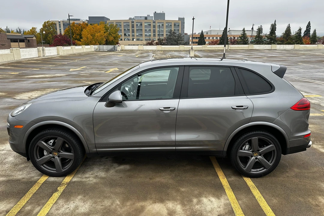 2017 Porsche 958 Cayenne S - Image 3 of 31