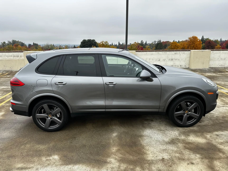 2017 Porsche 958 Cayenne S - Image 13 of 31