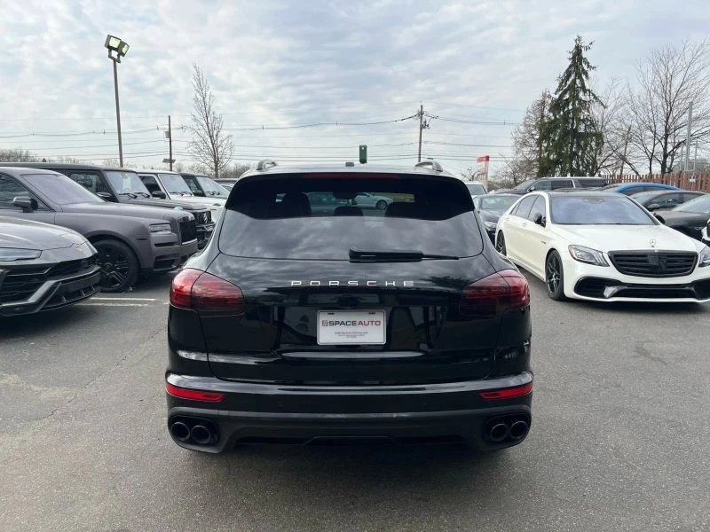 2017 Porsche 958 Cayenne S - Image 5 of 12