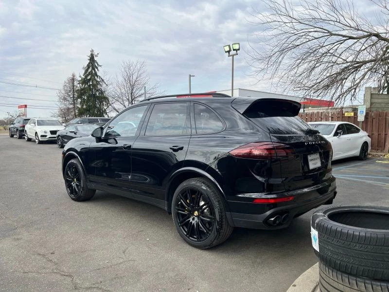 2017 Porsche 958 Cayenne S - Image 4 of 12