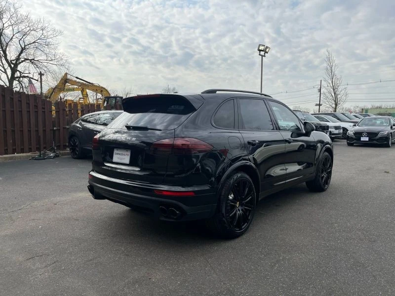 2017 Porsche 958 Cayenne S - Image 6 of 12