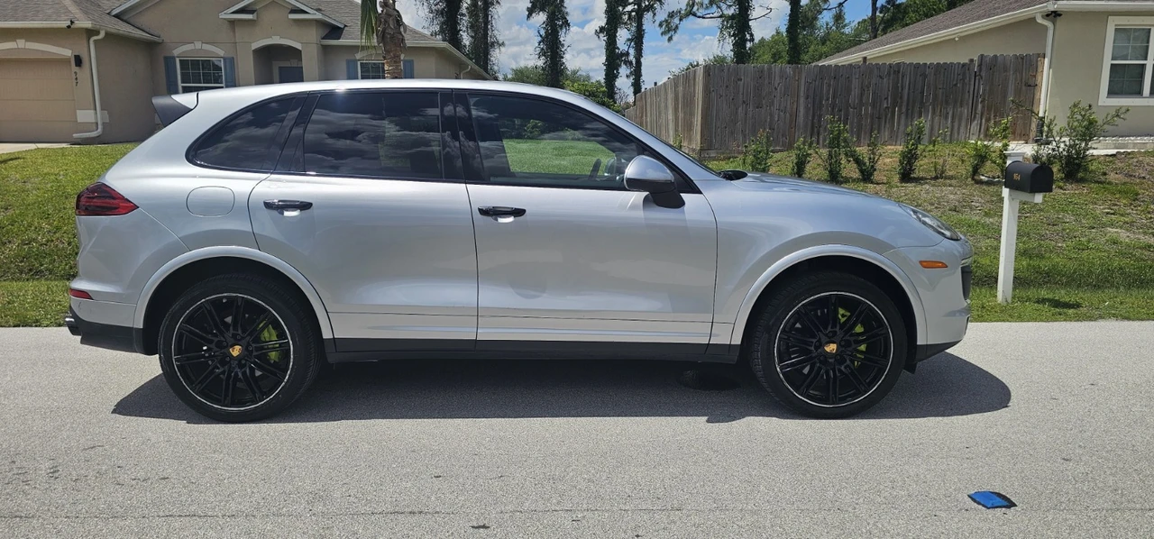 2017 Porsche 958 Cayenne - Image 6 of 22