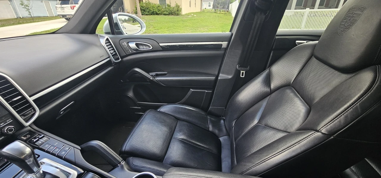 2017 Porsche 958 Cayenne - Image 10 of 22