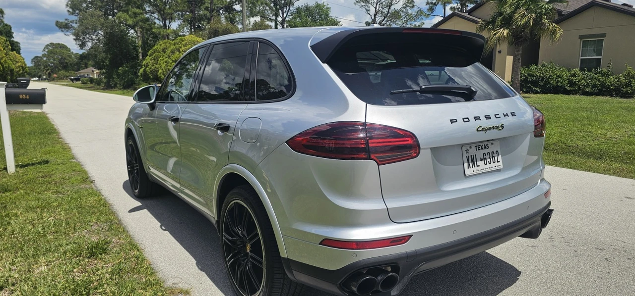 2017 Porsche 958 Cayenne - Image 3 of 22