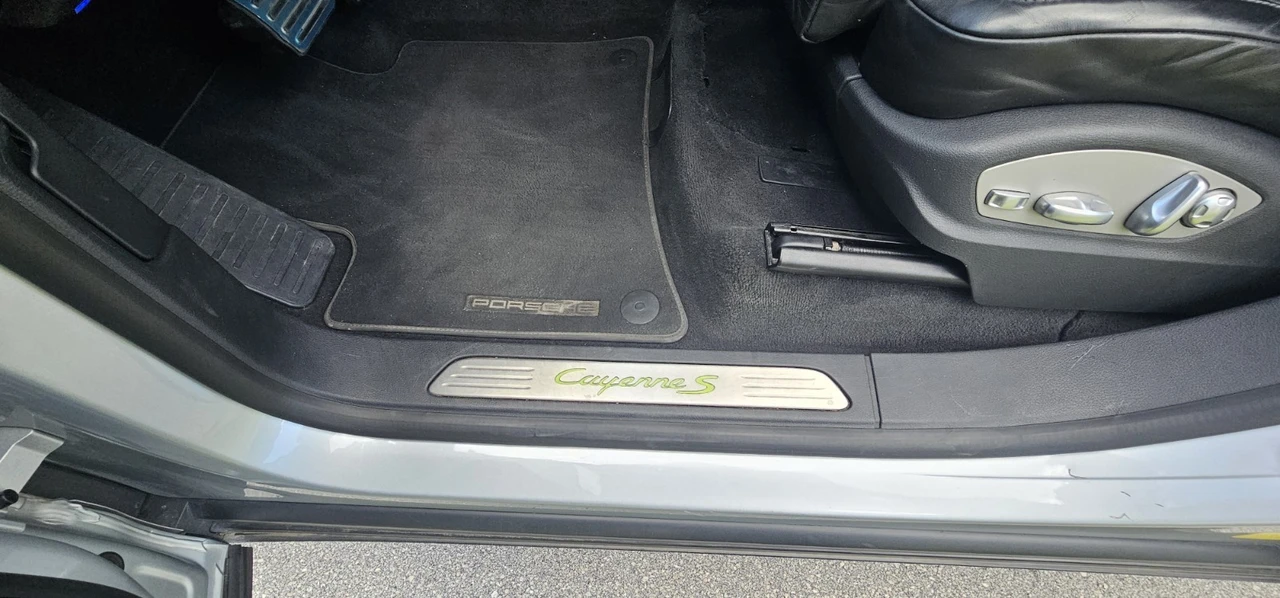 2017 Porsche 958 Cayenne - Image 14 of 22