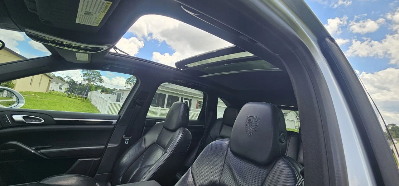 2017 Porsche 958 Cayenne - Image 17 of 22