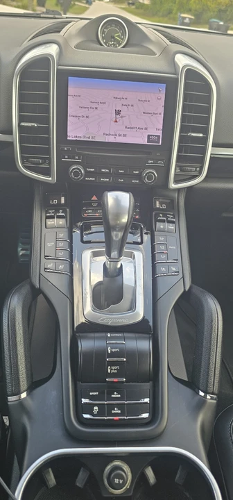 2017 Porsche 958 Cayenne - Image 9 of 22