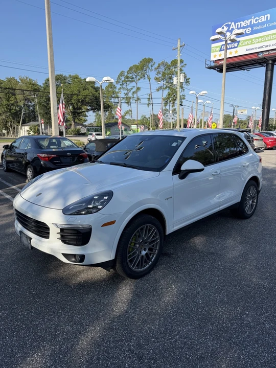 2017 Porsche 958 Cayenne - Image 2 of 6