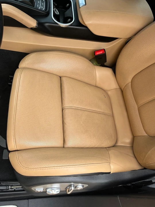 2017 Porsche 958 Cayenne - Image 16 of 19