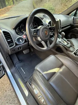 2017 Porsche Cayenne SE Platinum Edition