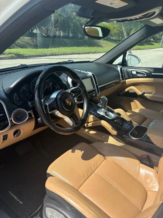 2017 Porsche 958 Cayenne - Image 12 of 16