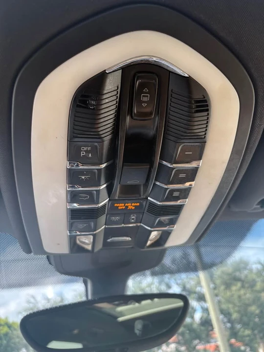 2017 Porsche 958 Cayenne - Image 16 of 16