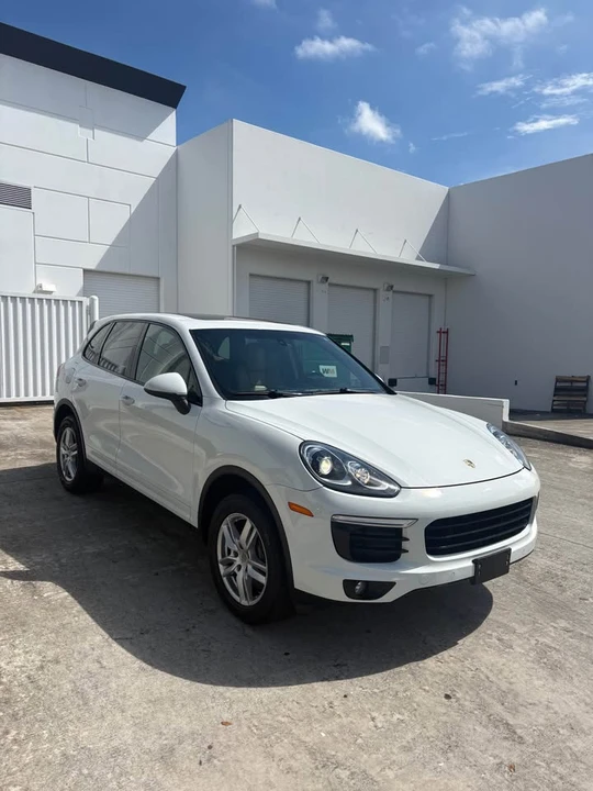 2017 Porsche 958 Cayenne - Image 3 of 16