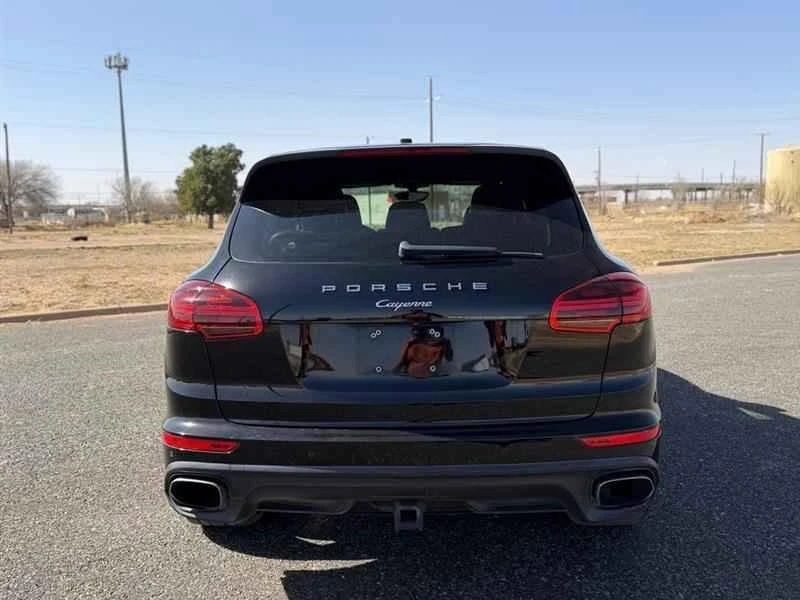 2017 Porsche 958 Cayenne - Image 4 of 16