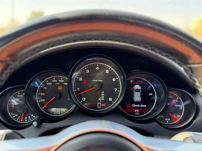 2017 Porsche 958 Cayenne - Image 13 of 16