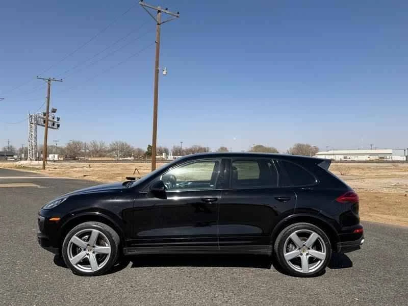 2017 Porsche 958 Cayenne - Image 2 of 16