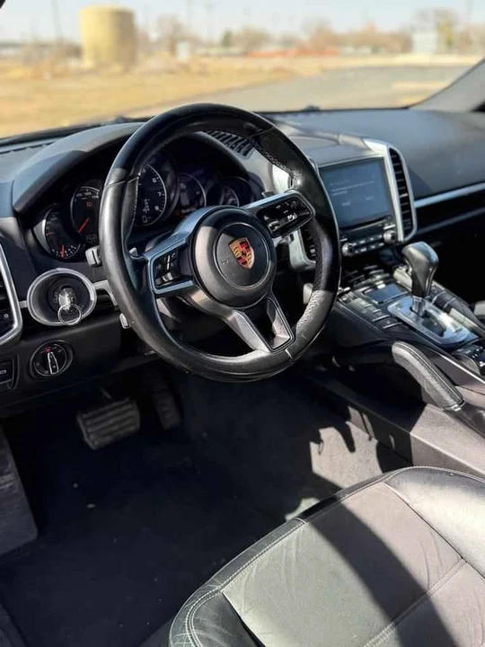 2017 Porsche 958 Cayenne - Image 10 of 16