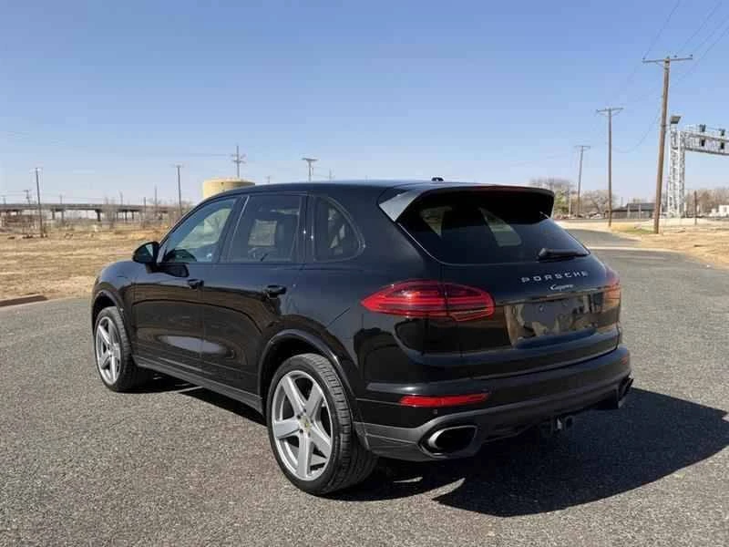2017 Porsche 958 Cayenne - Image 3 of 16