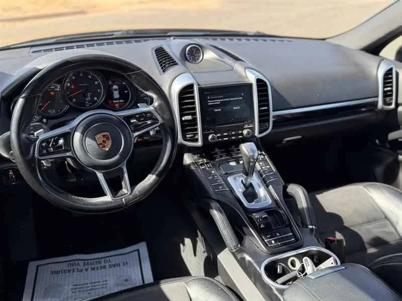 2017 Porsche 958 Cayenne - Image 11 of 16