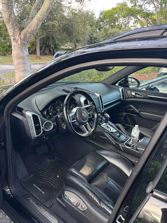 2017 Porsche 958 Cayenne - Image 3 of 14