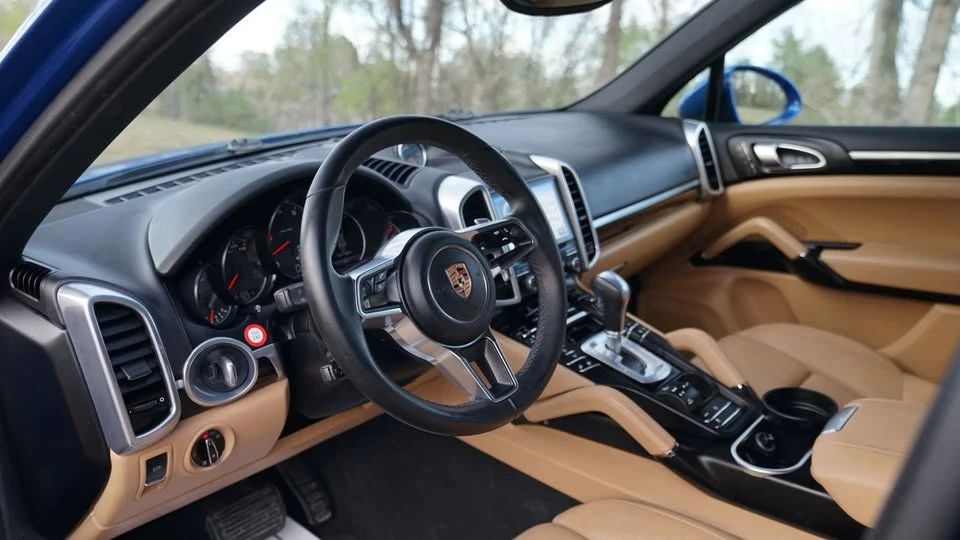 2017 Porsche 958 Cayenne - Image 12 of 20