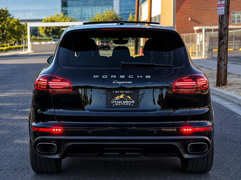 2017 Porsche 958 Cayenne - Image 6 of 18