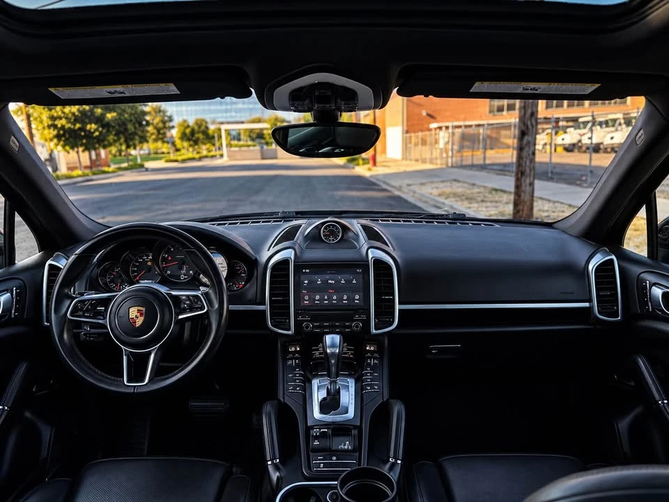 2017 Porsche 958 Cayenne - Image 12 of 18