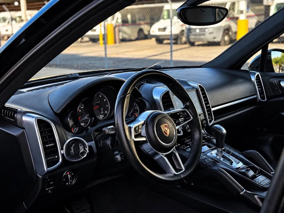 2017 Porsche 958 Cayenne - Image 11 of 18